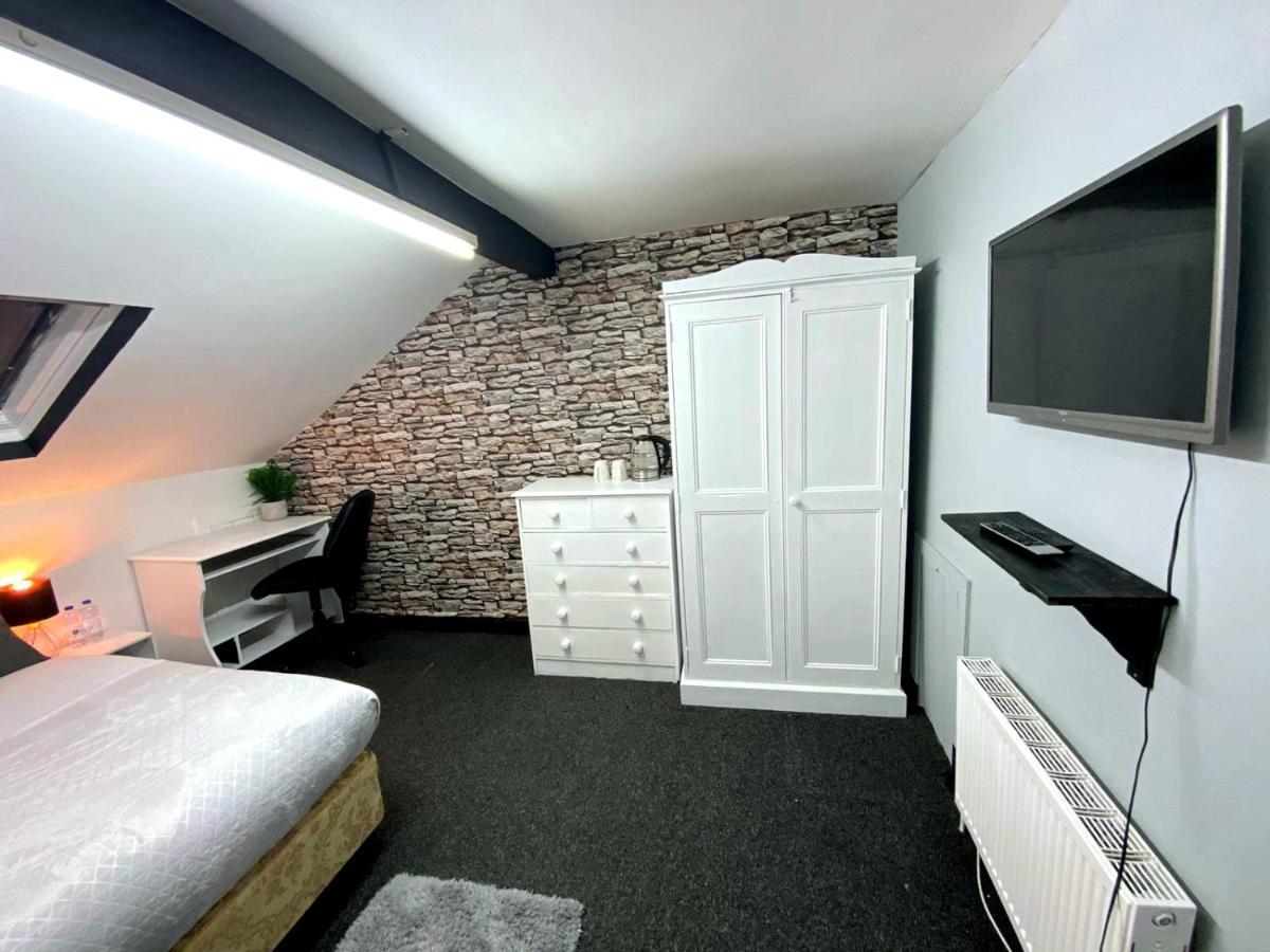 Townhouse 105 Hotel Huddersfield Exterior photo